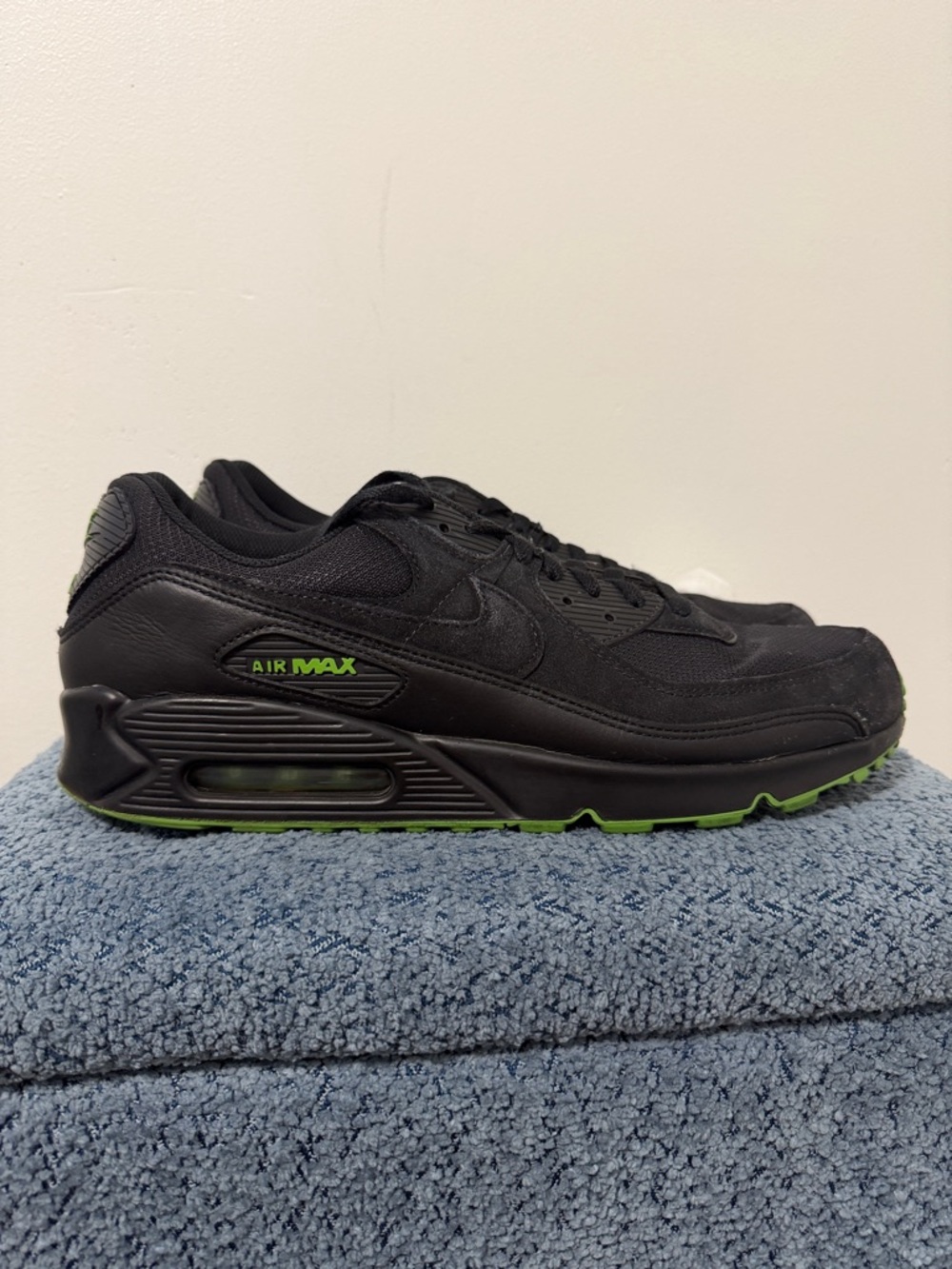 Nike Air Max Black Sneakers with Neon Green Accents